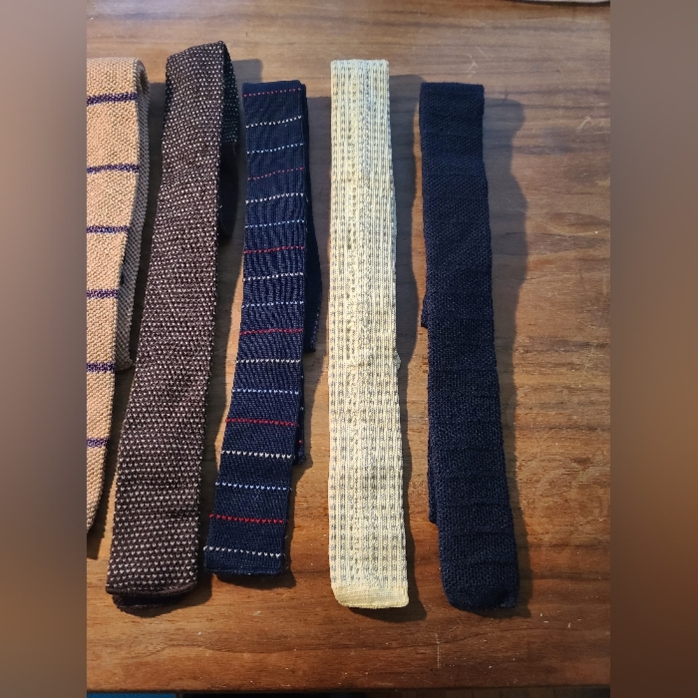 Set of 7 Vintage Knit Ties - Picture 6 of 6